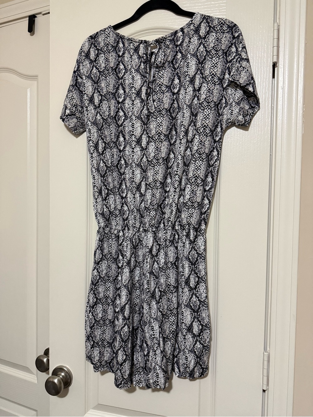 Zenana Snake Skin Romper NWOT - Picture 3 of 8